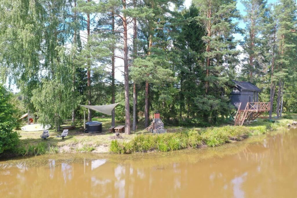 Dragon House In The Tree! Jacuzzi, Sauna ,cinema,heated Holiday home *