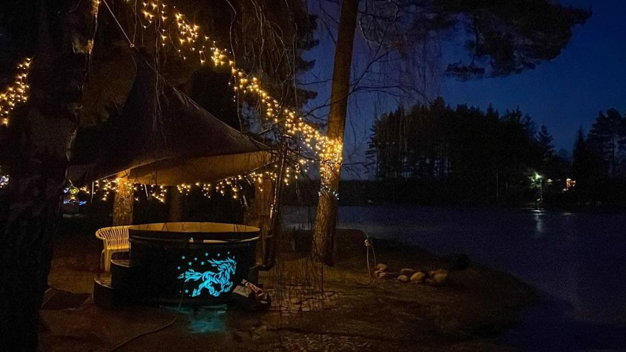 Dragon House In The Tree! Jacuzzi, Sauna ,cinema,heated *