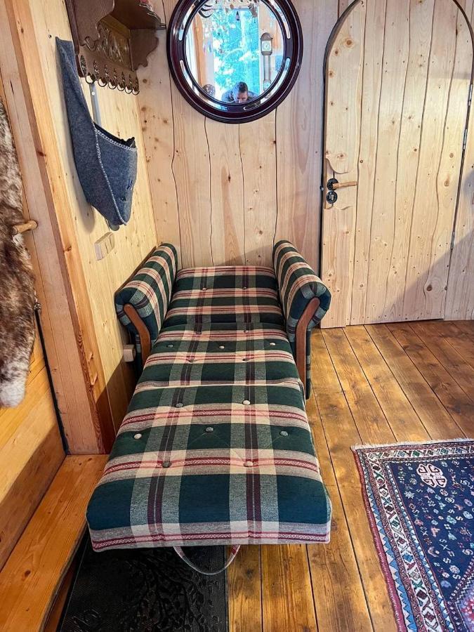 Holiday home Dragon House In The Tree! Jacuzzi, Sauna ,cinema,heated
